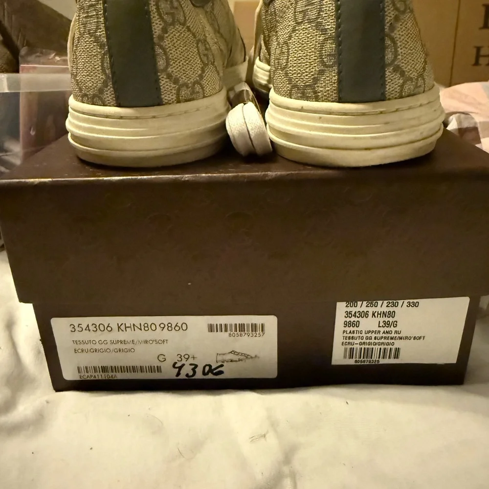 Gucci Tessuto sneakers 39.5 Preloved gently worn and ready for new adventures.